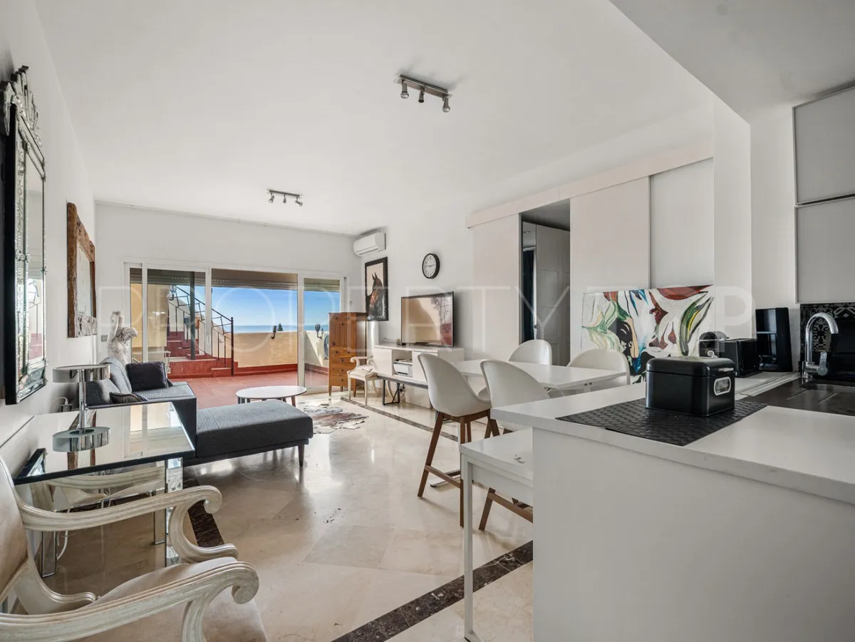 Ático de 2 dormitorios en venta en Benahavis