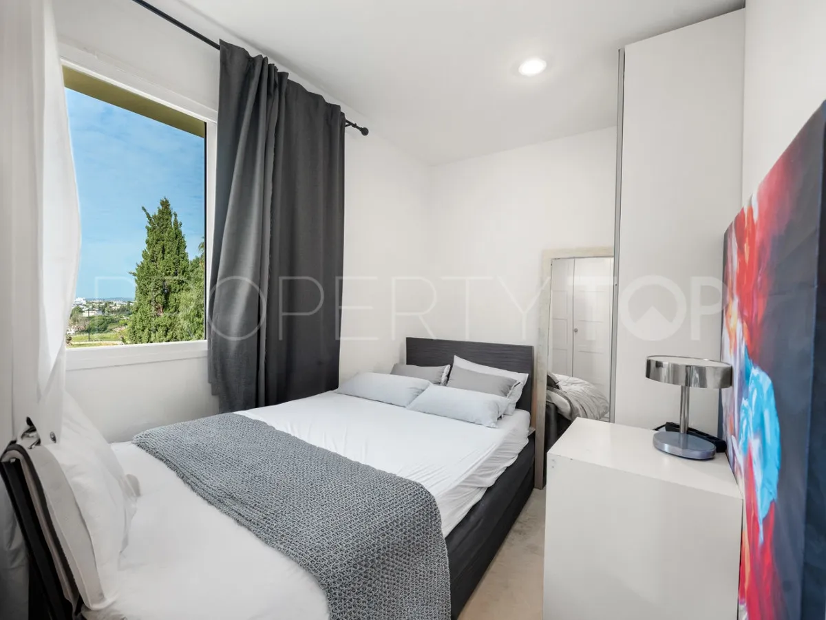 Ático de 2 dormitorios en venta en Benahavis