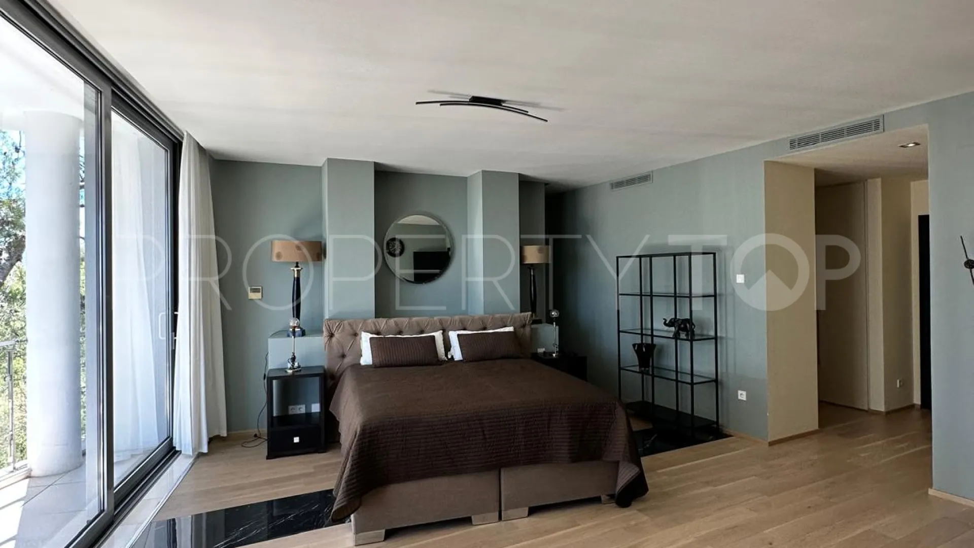For sale Marbella Golden Mile town house with 5 bedrooms