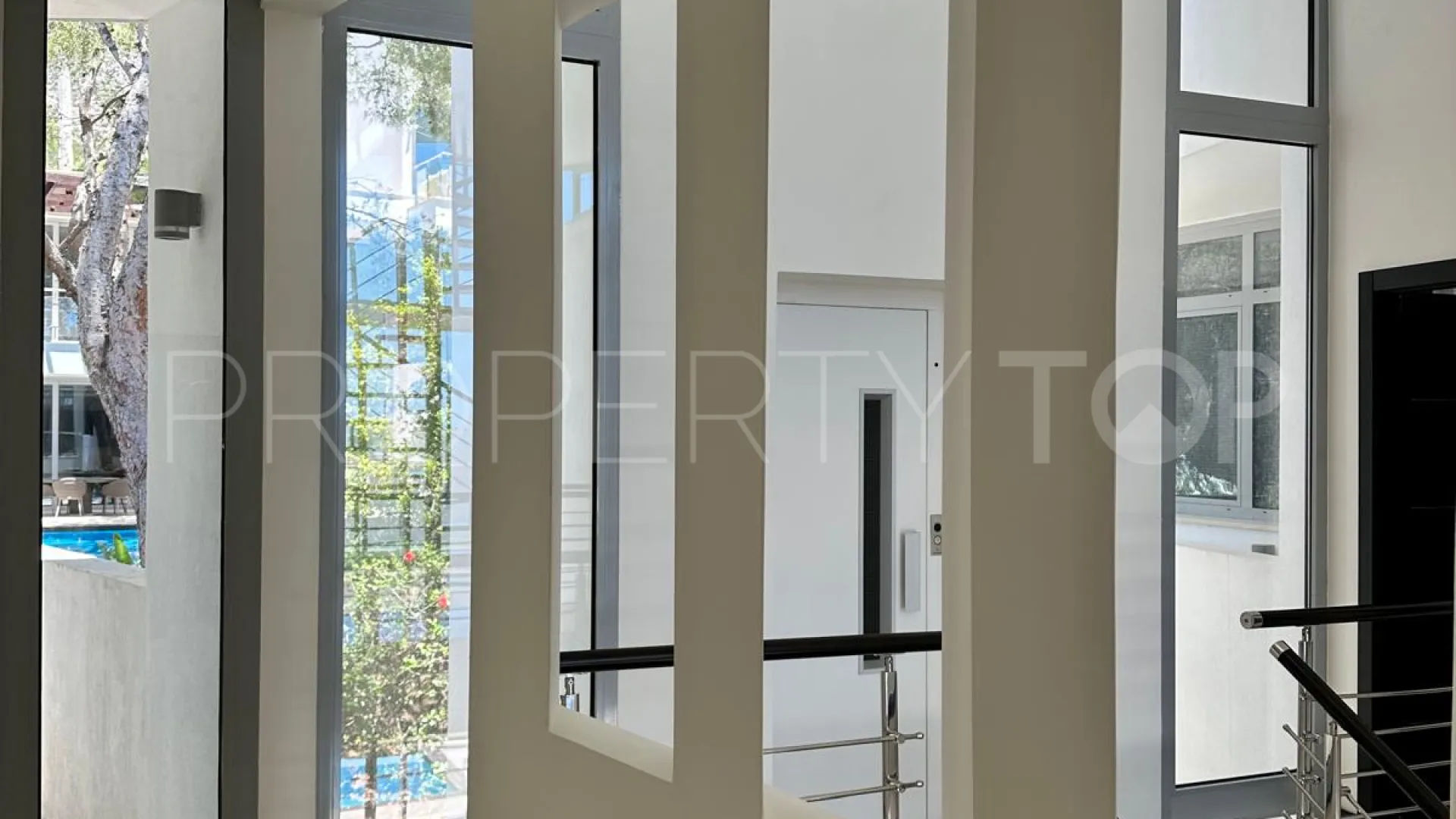 For sale Marbella Golden Mile town house with 5 bedrooms