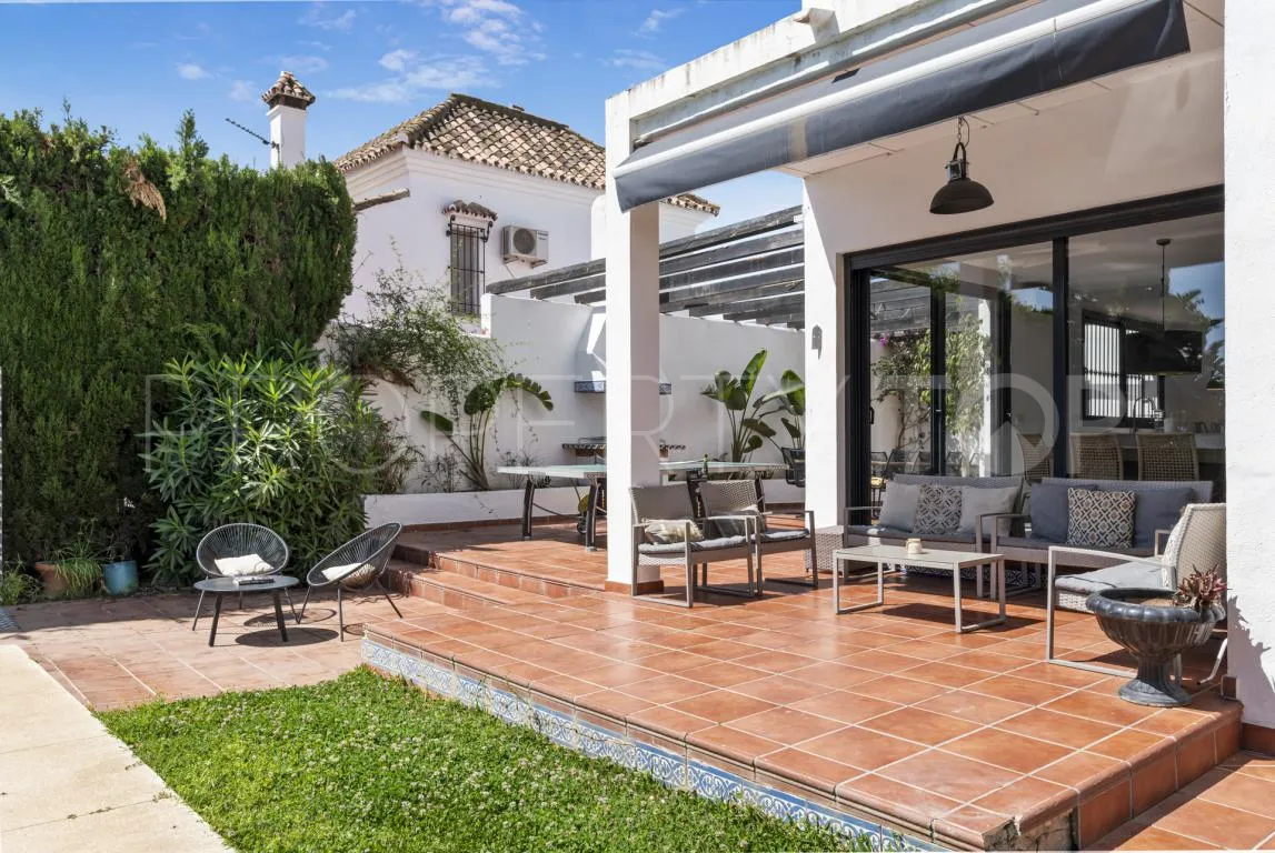 Se vende chalet en Nueva Andalucia