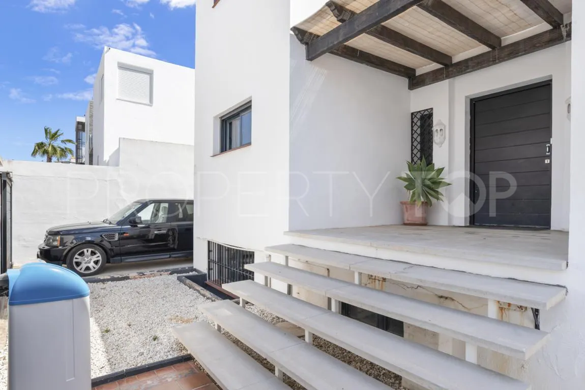 Se vende chalet en Nueva Andalucia