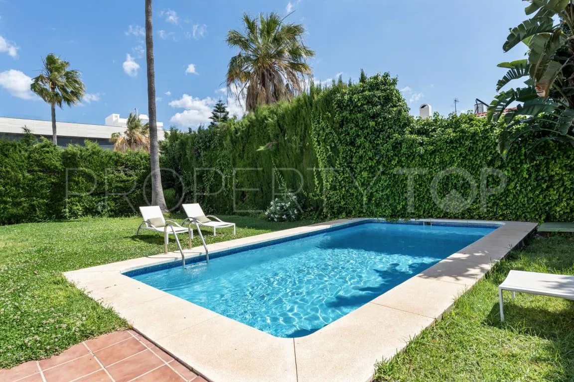 Se vende chalet en Nueva Andalucia