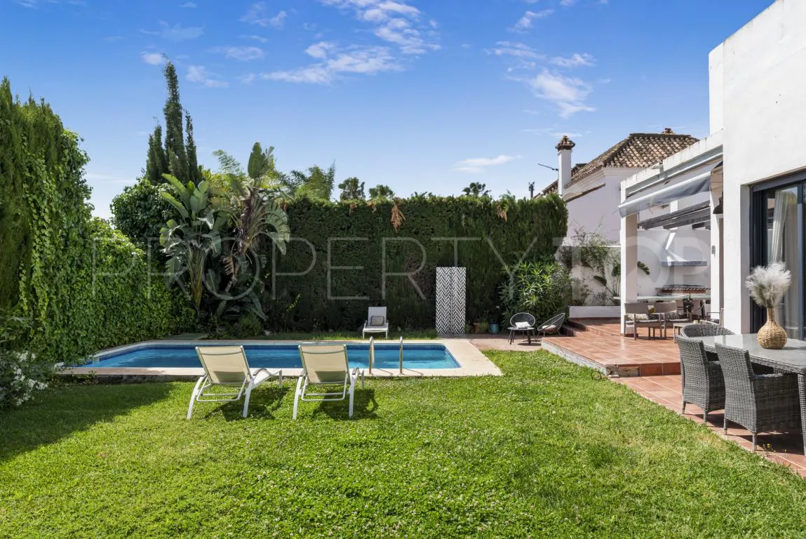 Se vende chalet en Nueva Andalucia