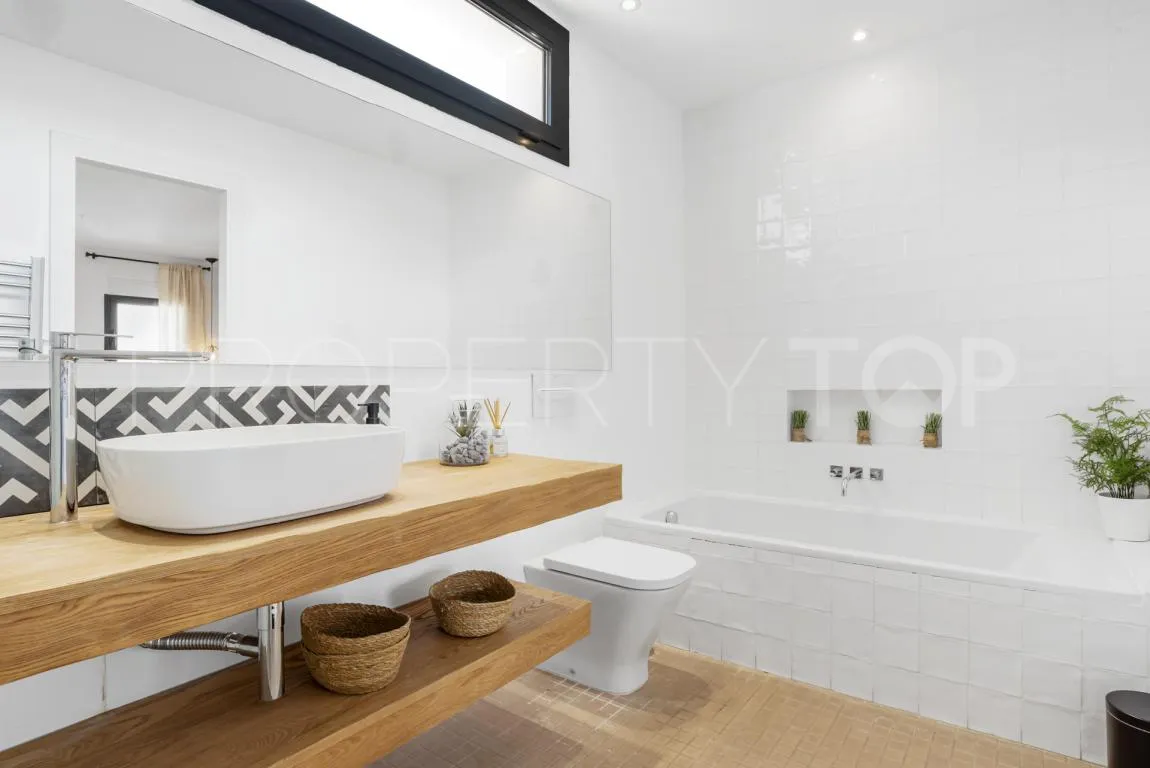 Se vende chalet en Nueva Andalucia