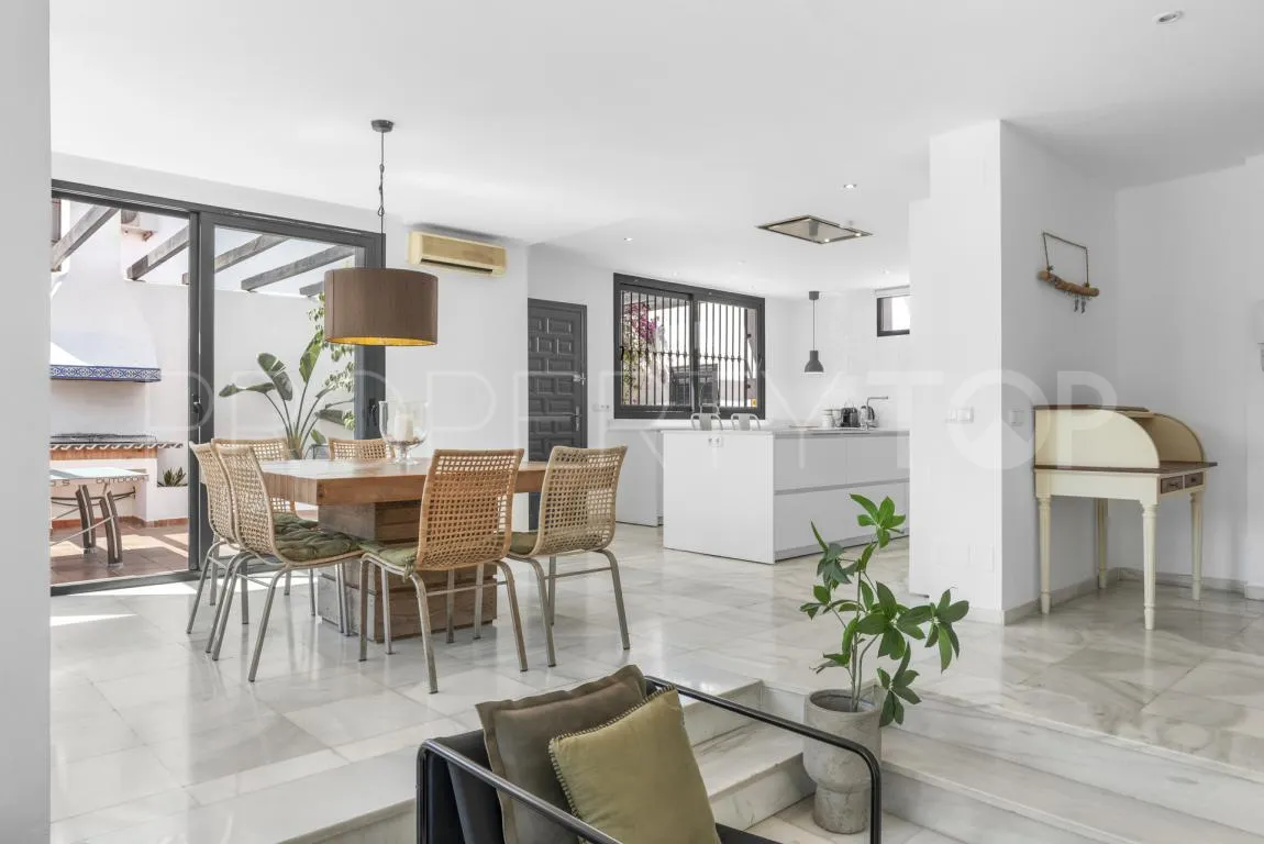 Se vende chalet en Nueva Andalucia