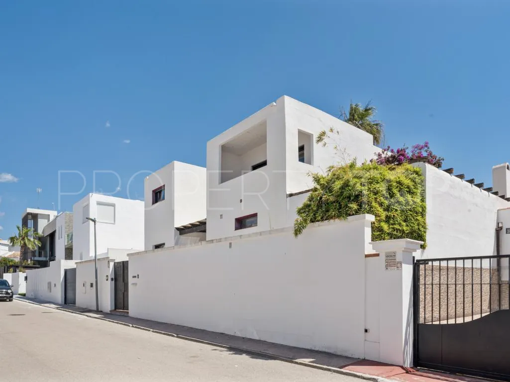 Se vende chalet en Nueva Andalucia