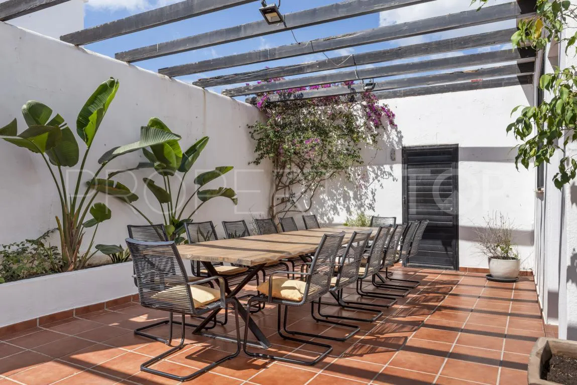 Se vende chalet en Nueva Andalucia