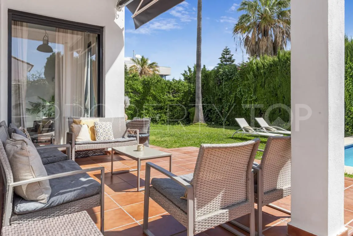Se vende chalet en Nueva Andalucia