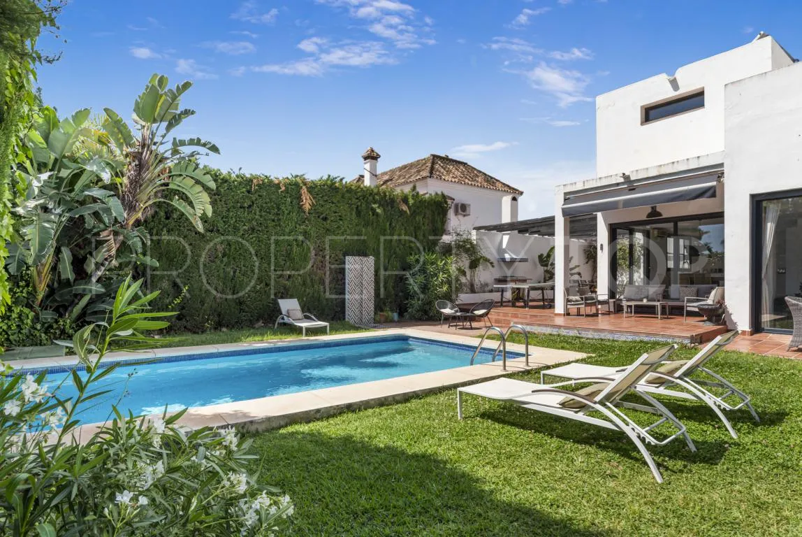 Se vende chalet en Nueva Andalucia