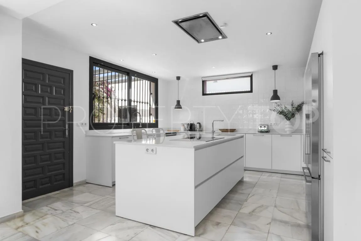 Se vende chalet en Nueva Andalucia