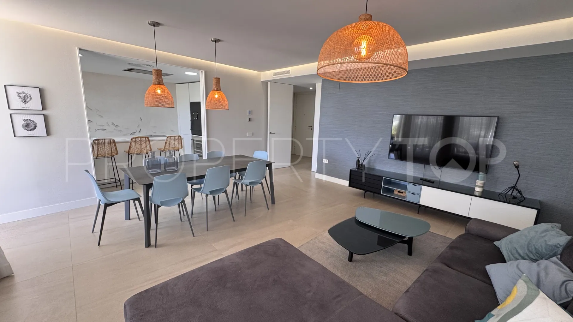 Buy 2 bedrooms ground floor apartment in Estepona