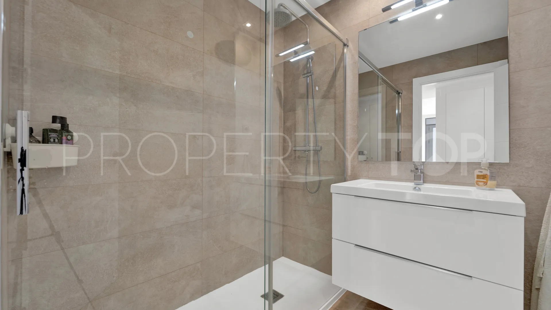 Apartamento planta baja en venta en Benalmadena Pueblo