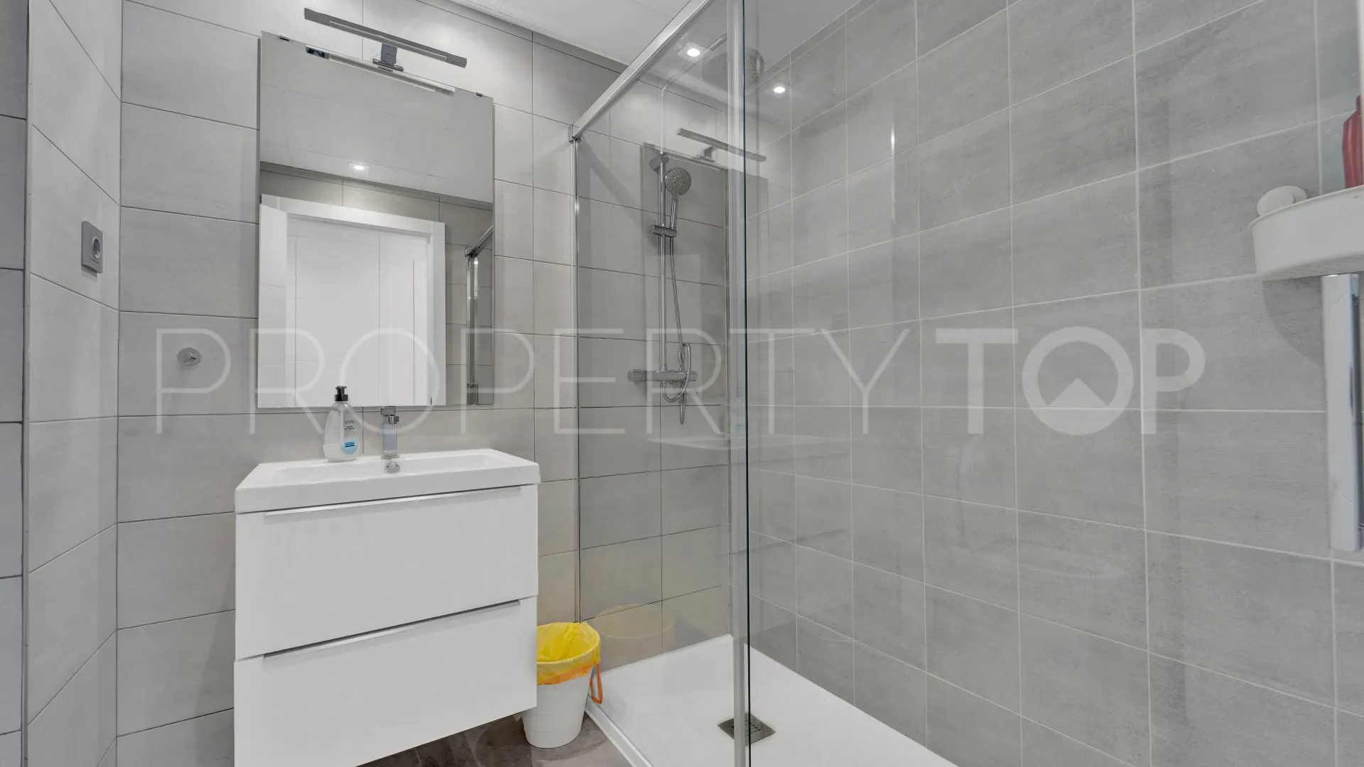 Apartamento planta baja en venta en Benalmadena Pueblo