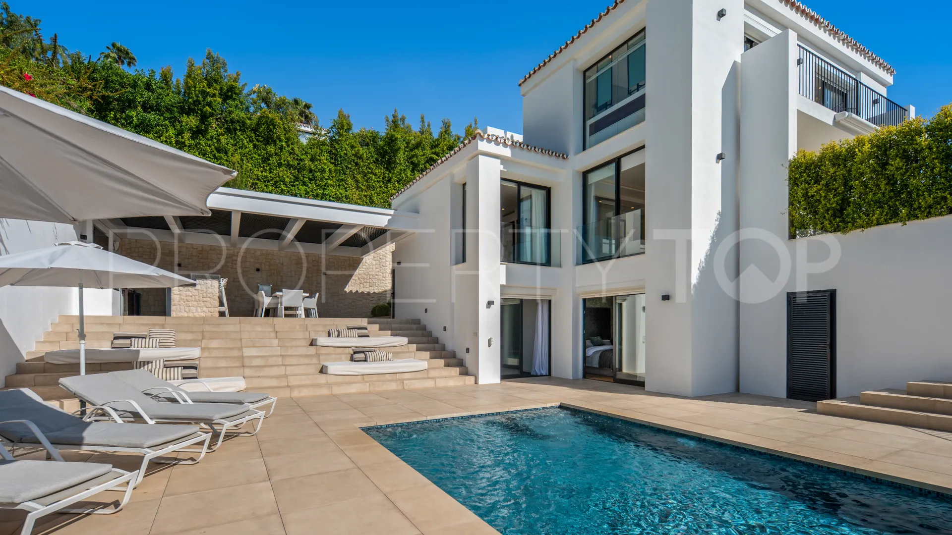 Villa for sale in Los Naranjos Hill Club