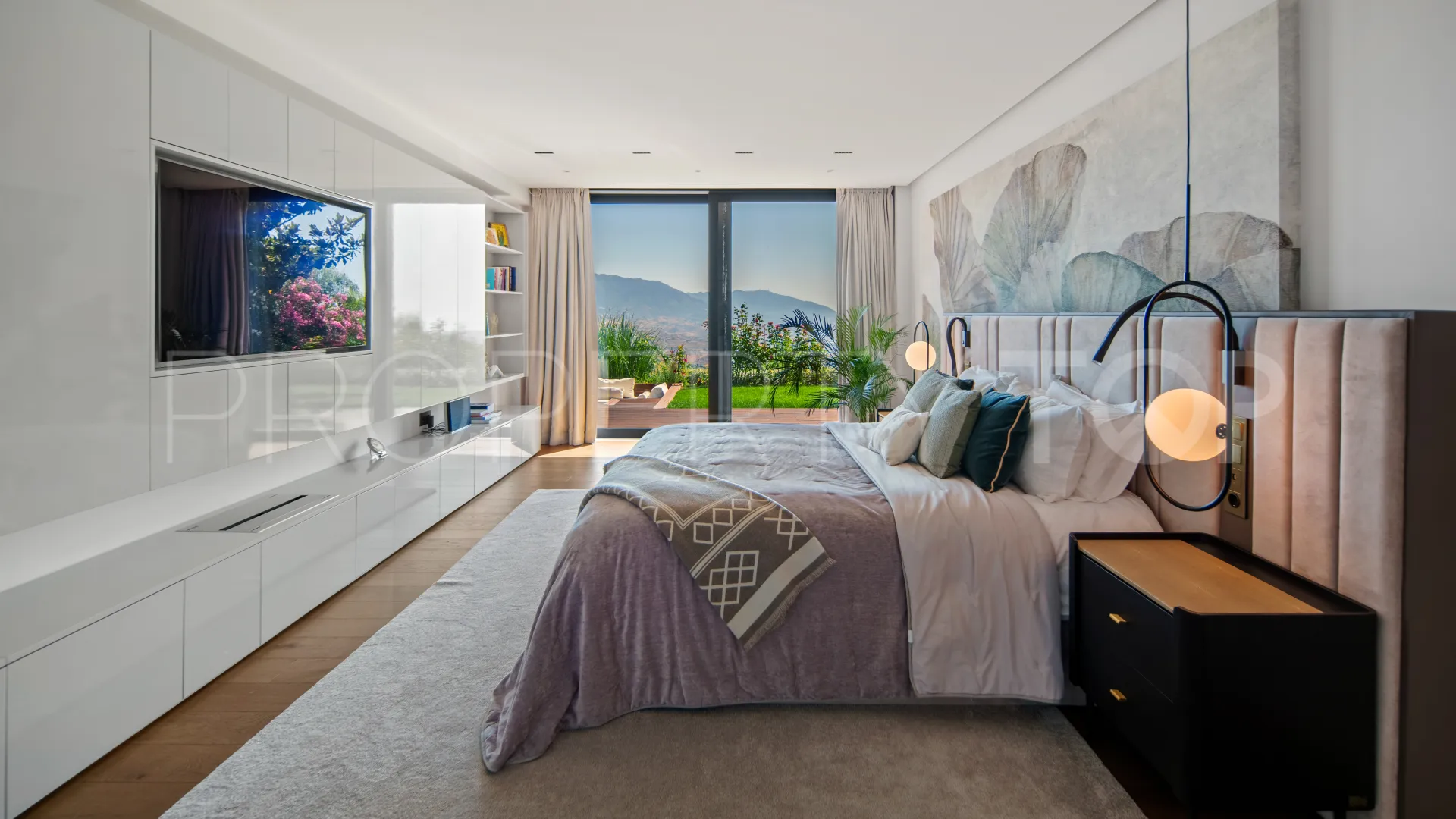 Villa for sale in Marbella East with 6 bedrooms