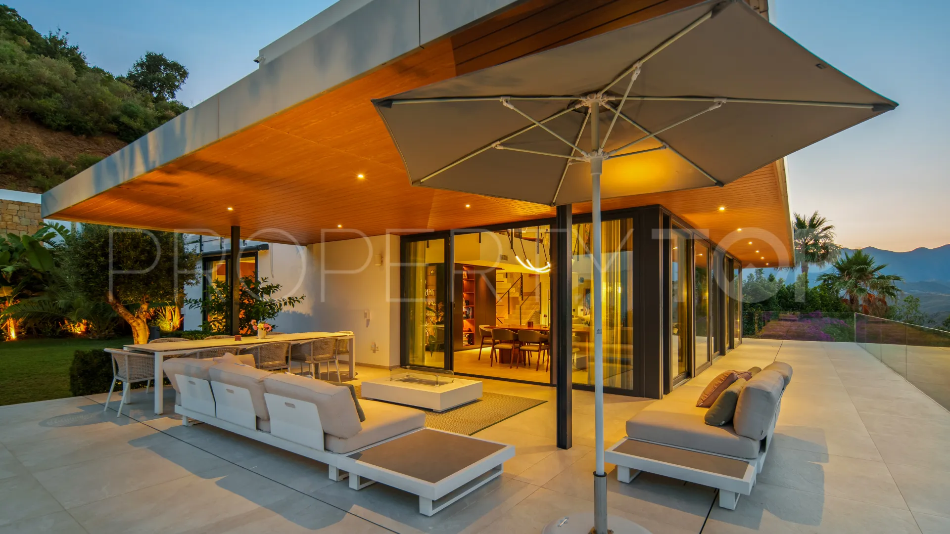 Villa for sale in Marbella East with 6 bedrooms