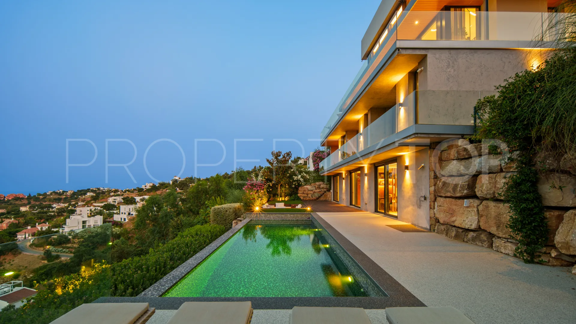 Villa for sale in Marbella East with 6 bedrooms