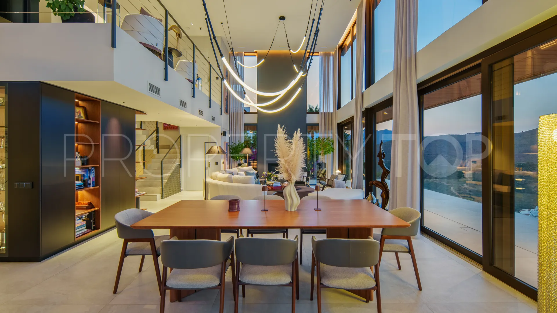 Villa for sale in Marbella East with 6 bedrooms