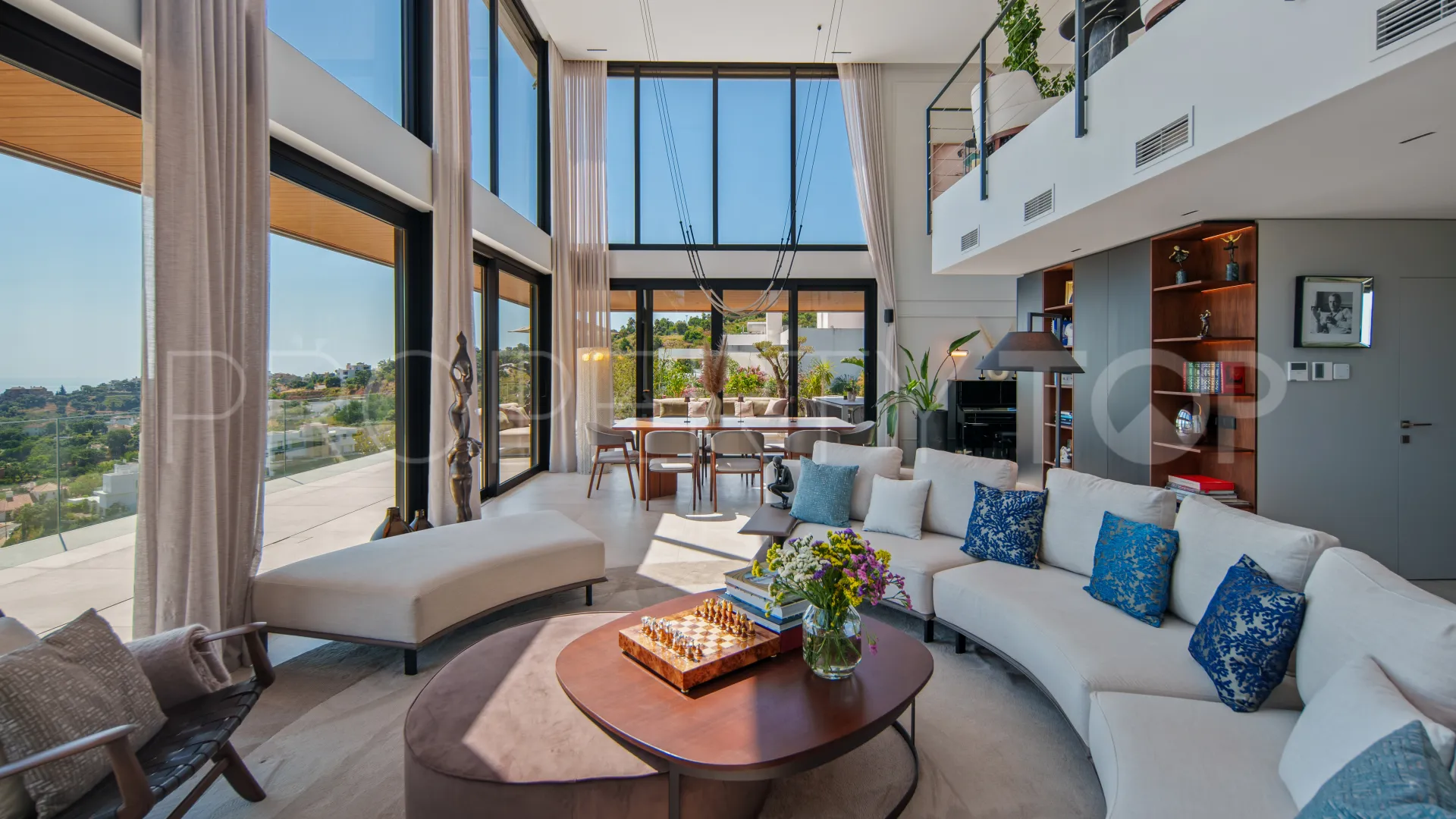 Villa for sale in Marbella East with 6 bedrooms