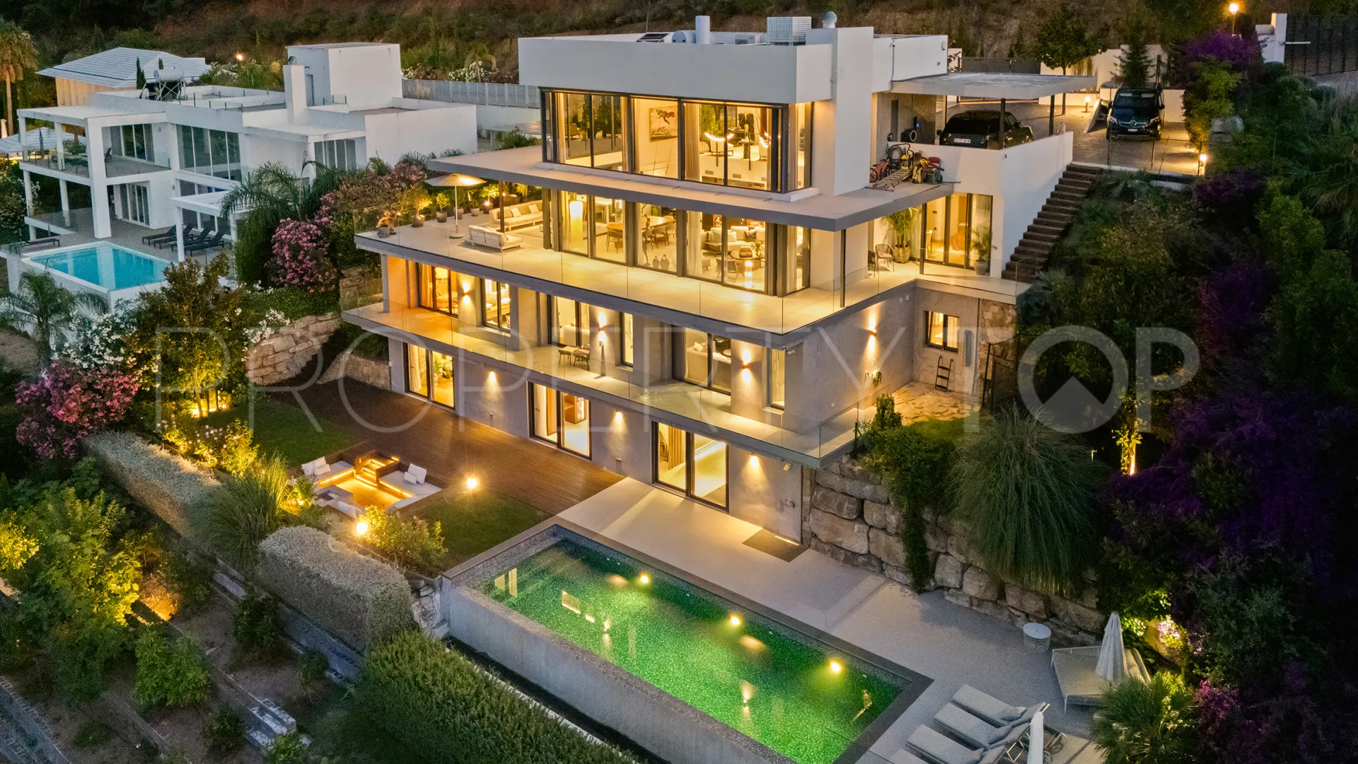 Villa for sale in Marbella East with 6 bedrooms