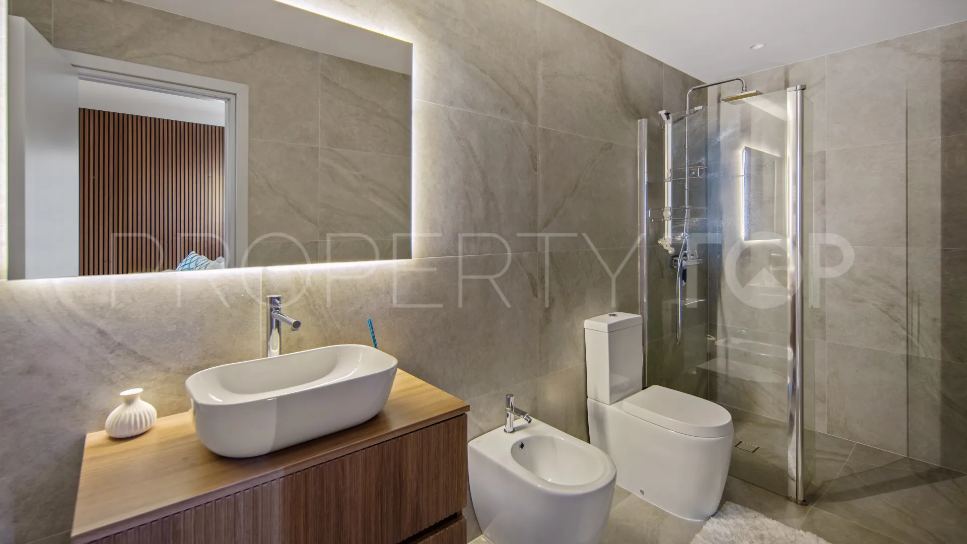 Villa for sale in Marbella East with 6 bedrooms