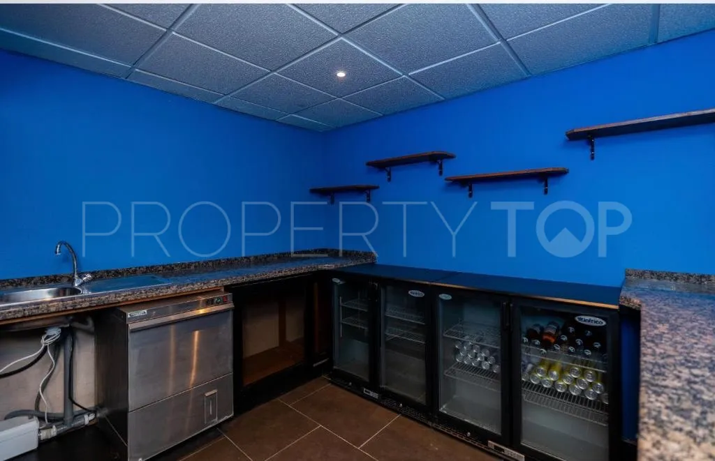 For sale villa in Nueva Andalucia