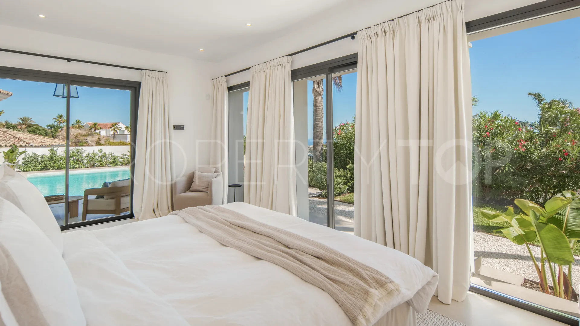 5 bedrooms villa for sale in Puerto del Almendro