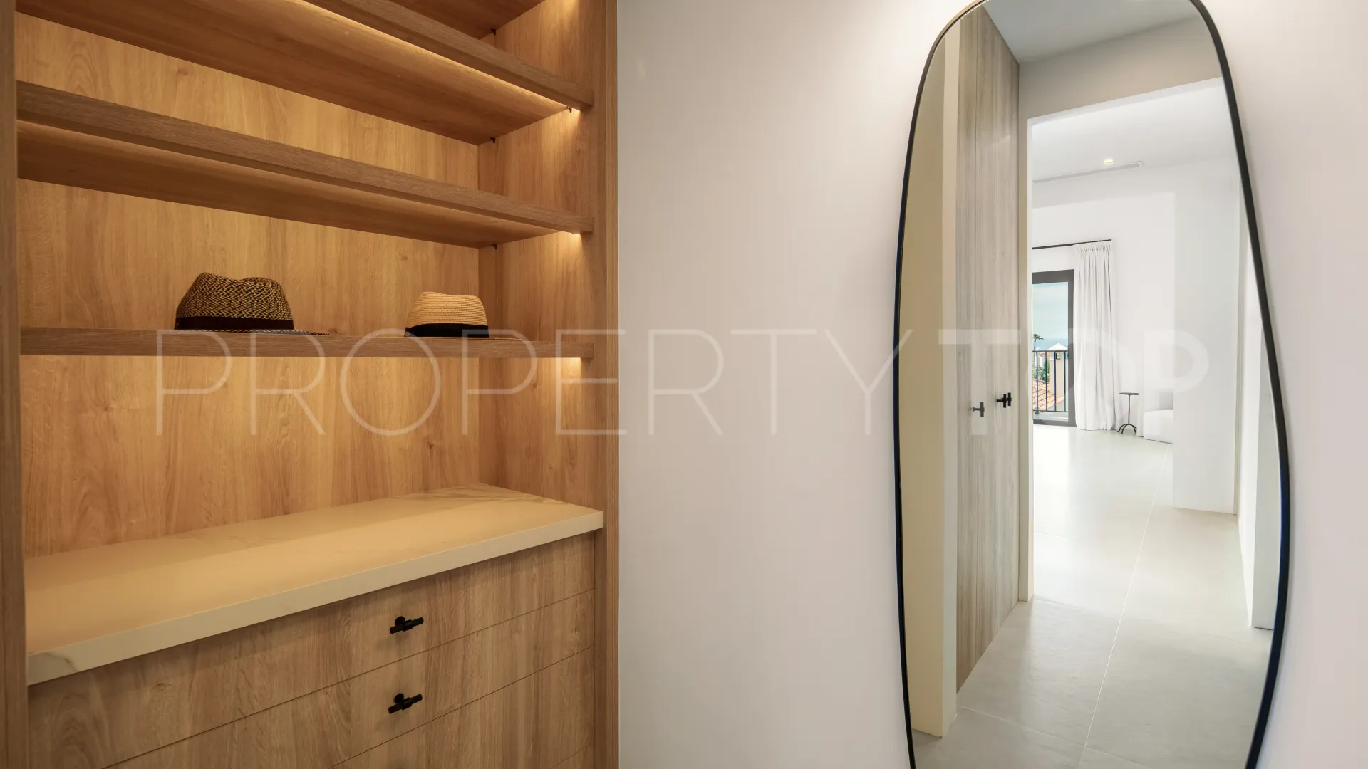 5 bedrooms villa for sale in Puerto del Almendro