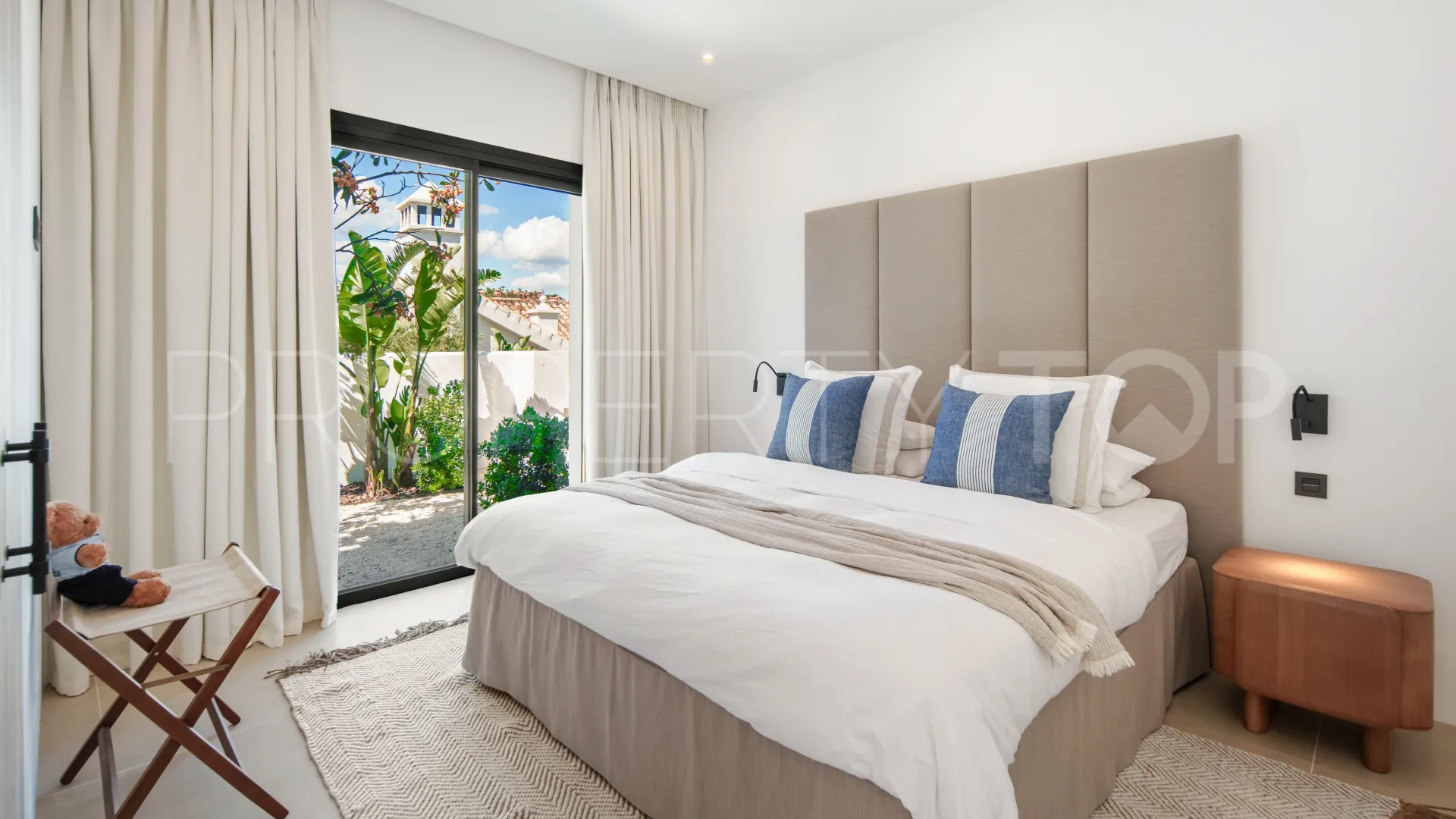 5 bedrooms villa for sale in Puerto del Almendro