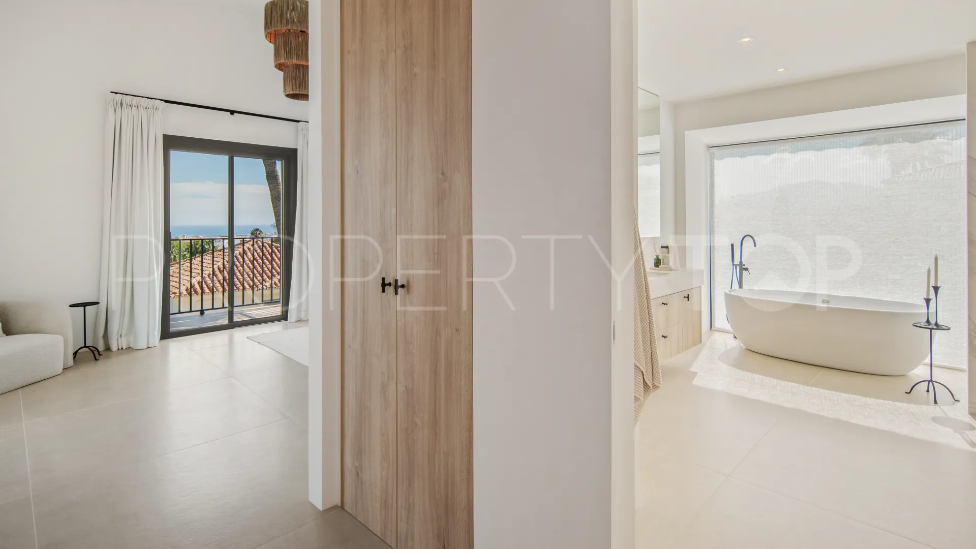 5 bedrooms villa for sale in Puerto del Almendro