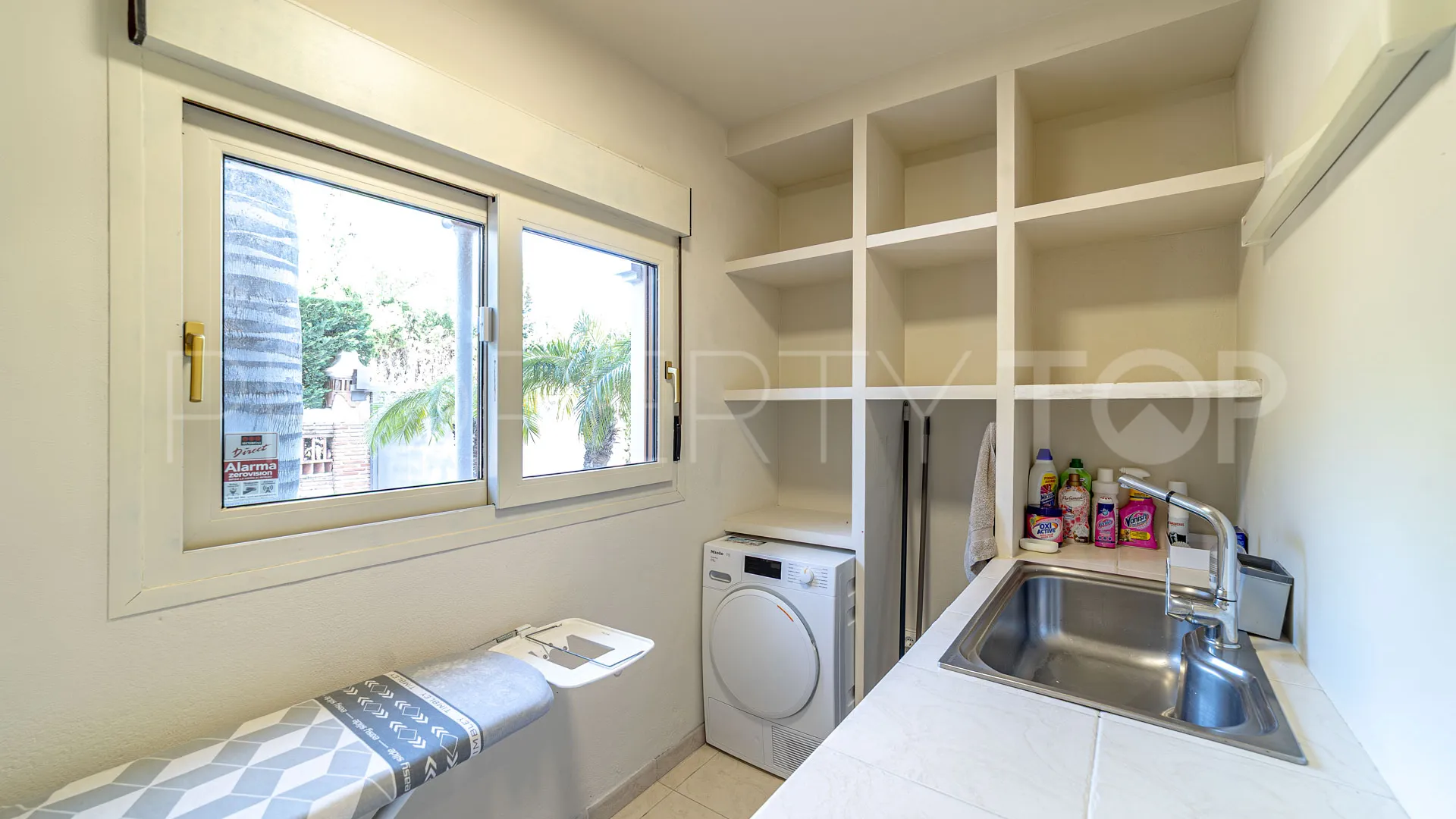 Villa con 4 dormitorios a la venta en Monte Biarritz