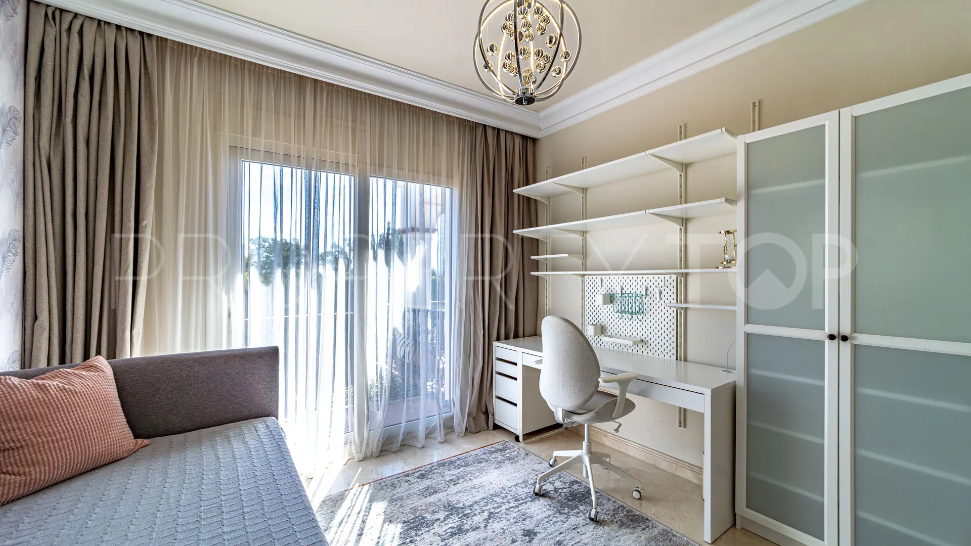 Villa con 4 dormitorios a la venta en Monte Biarritz