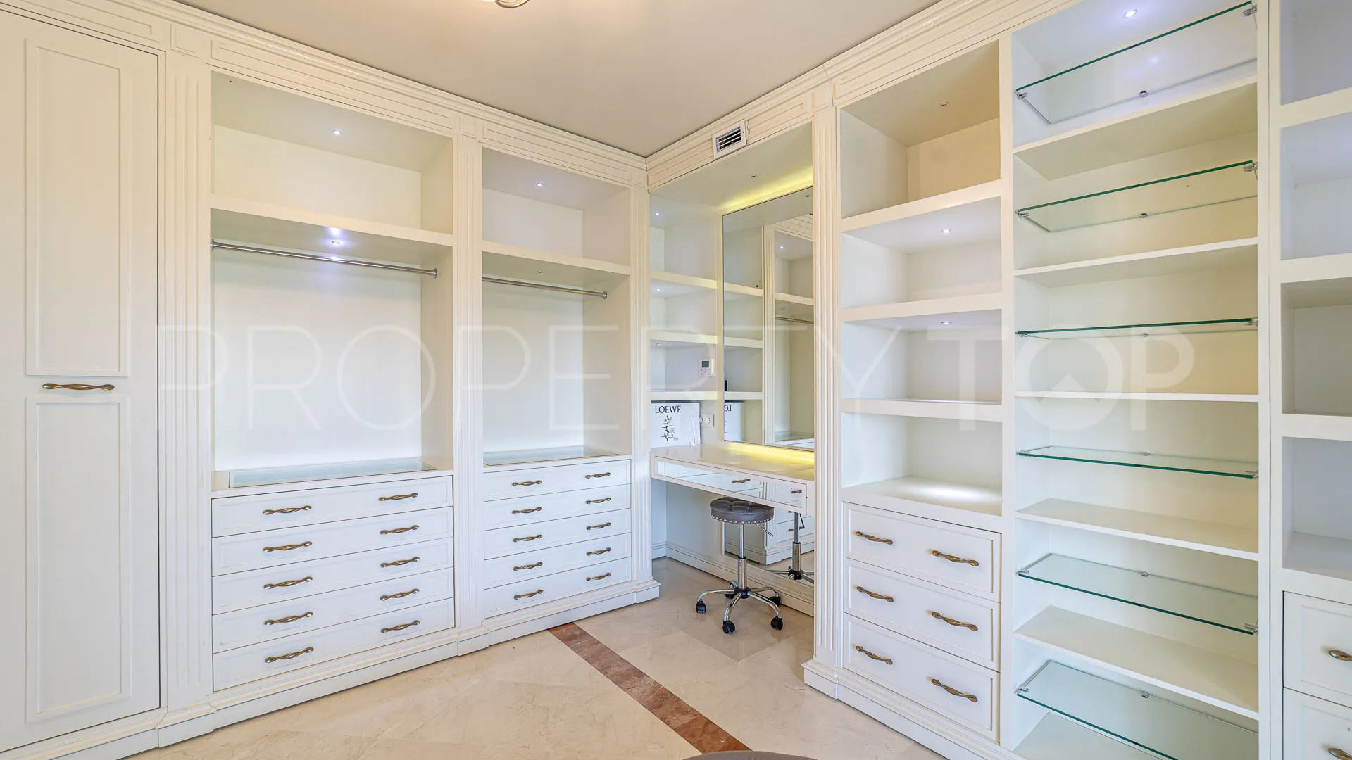 Villa con 4 dormitorios a la venta en Monte Biarritz