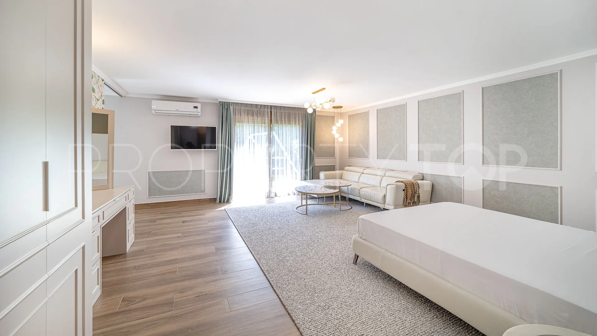 Villa con 4 dormitorios a la venta en Monte Biarritz