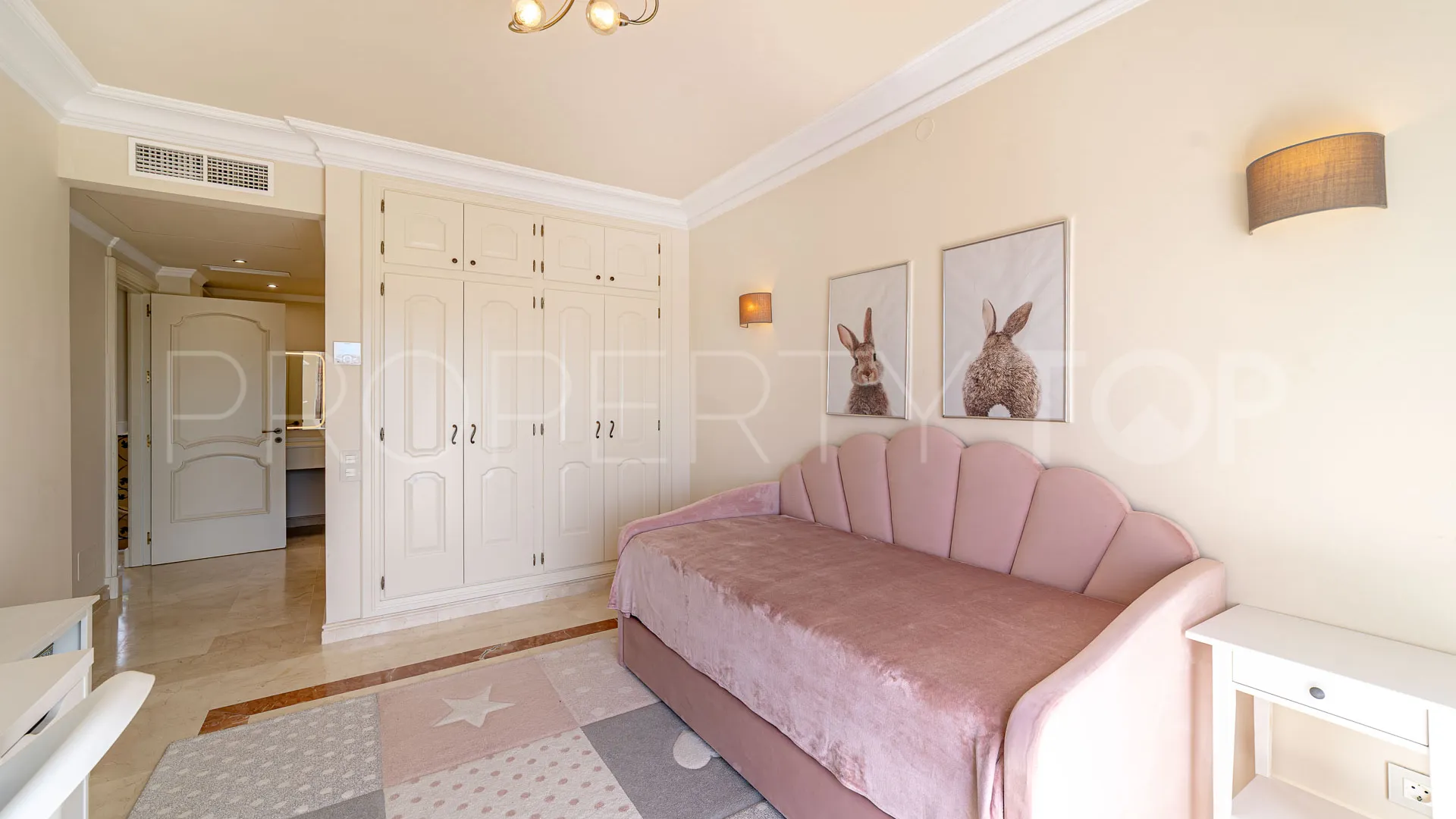 Villa con 4 dormitorios a la venta en Monte Biarritz