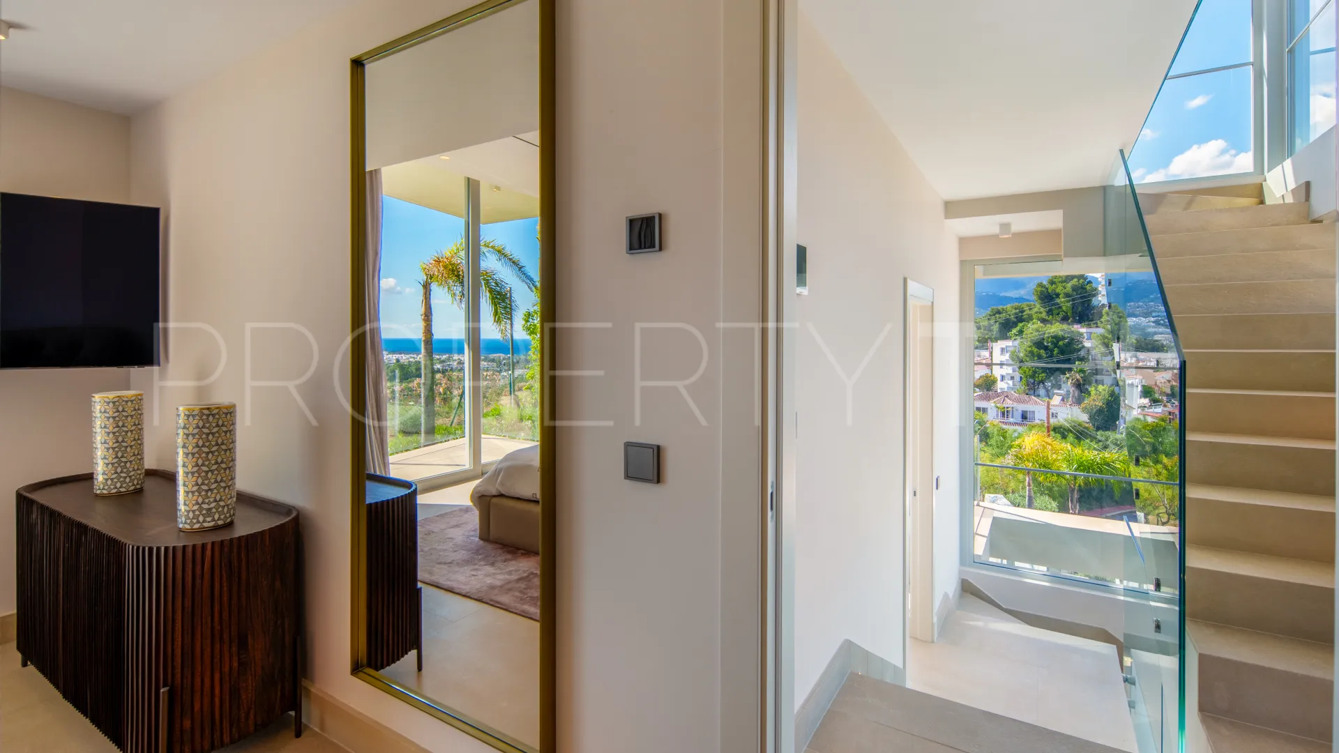 For sale Nueva Andalucia villa with 4 bedrooms
