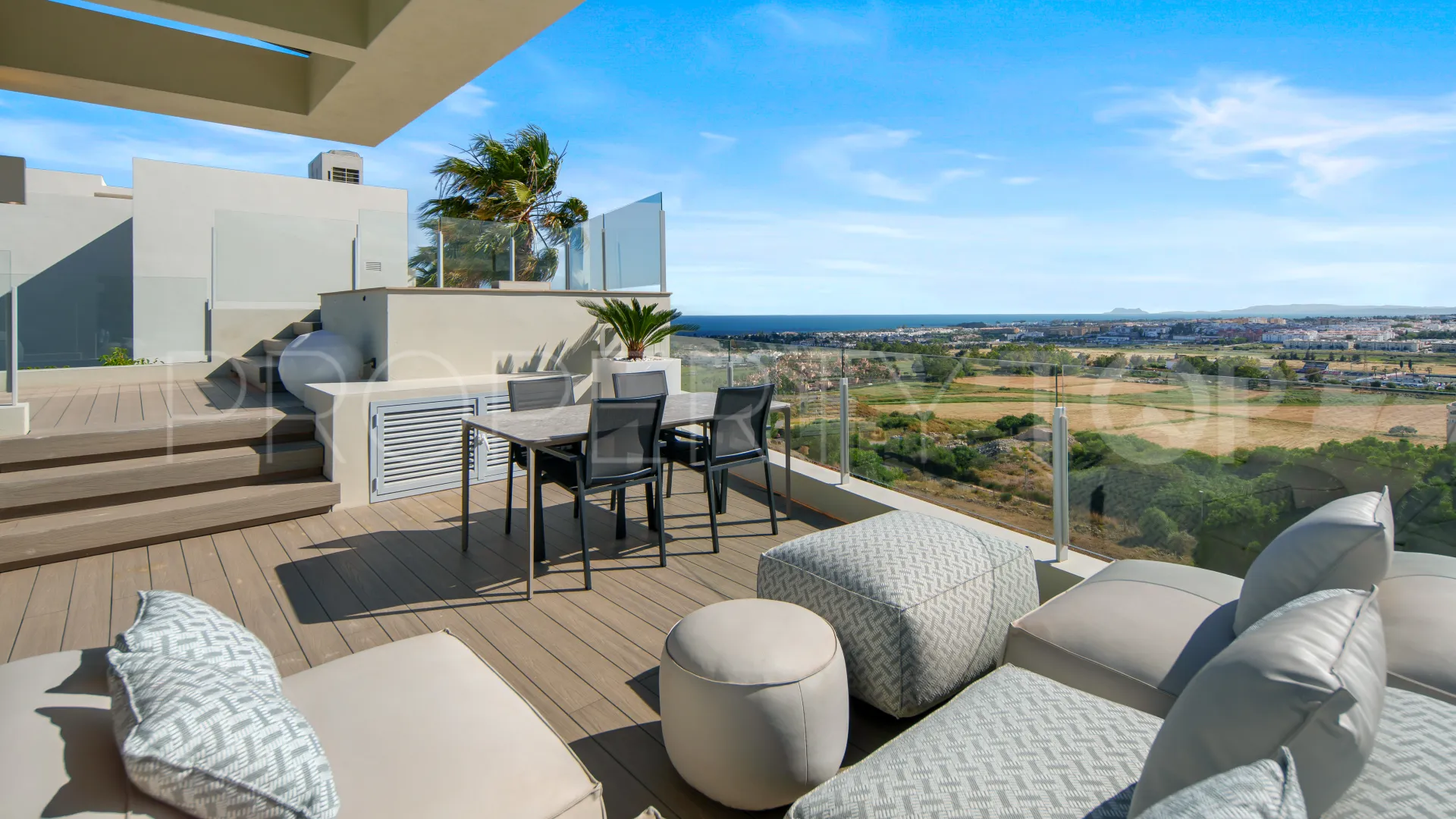 For sale Nueva Andalucia villa with 4 bedrooms