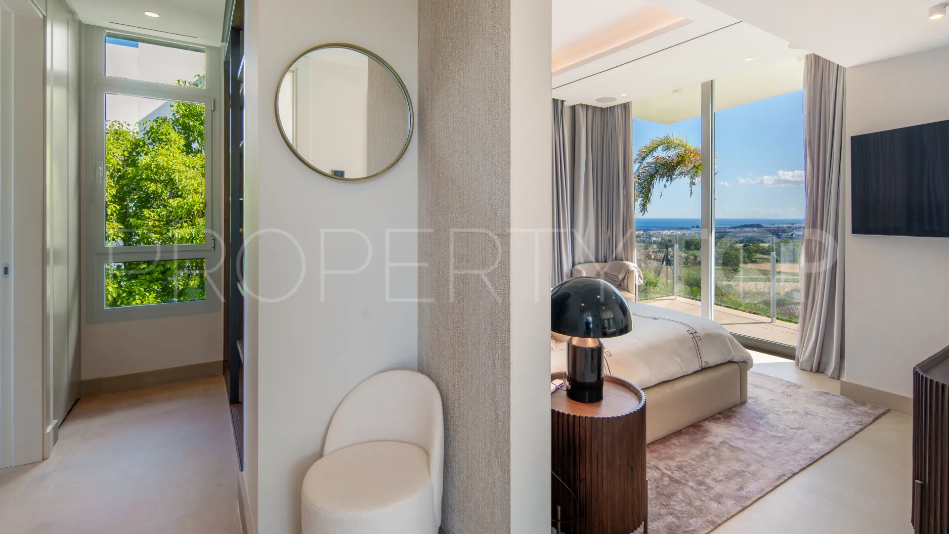 For sale Nueva Andalucia villa with 4 bedrooms