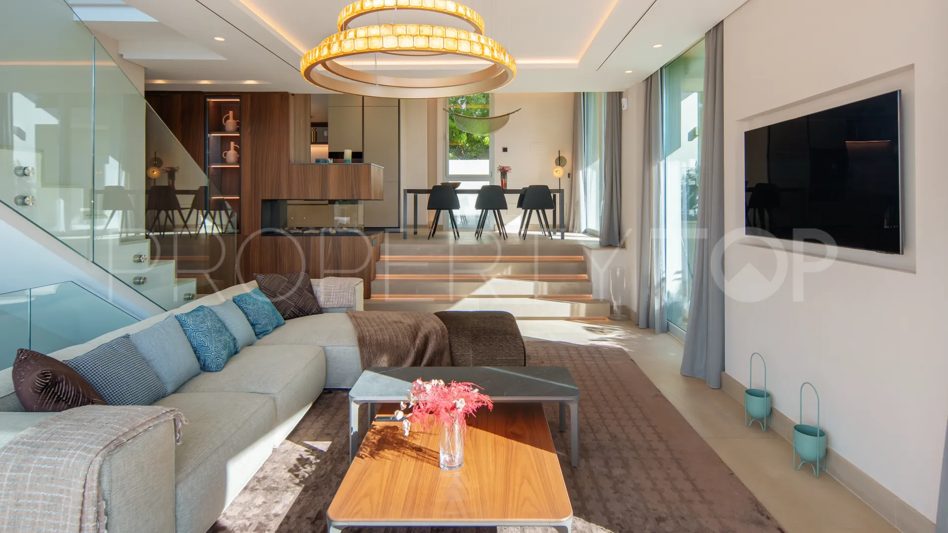 For sale Nueva Andalucia villa with 4 bedrooms