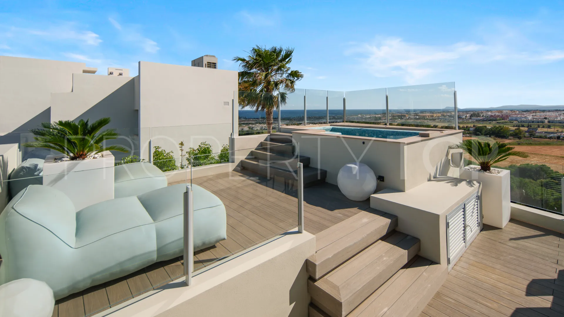 For sale Nueva Andalucia villa with 4 bedrooms