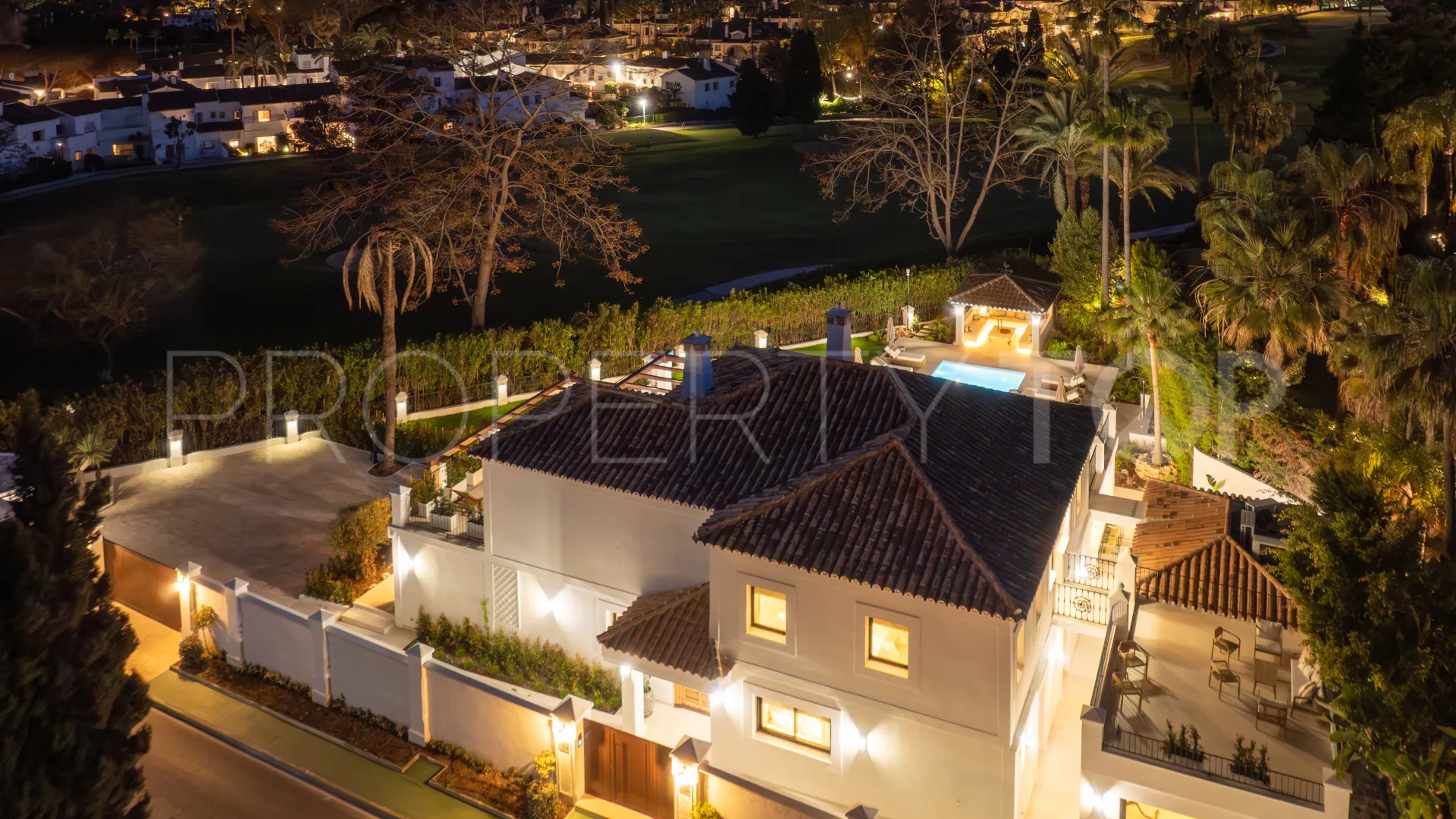 For sale La Cerquilla villa with 5 bedrooms