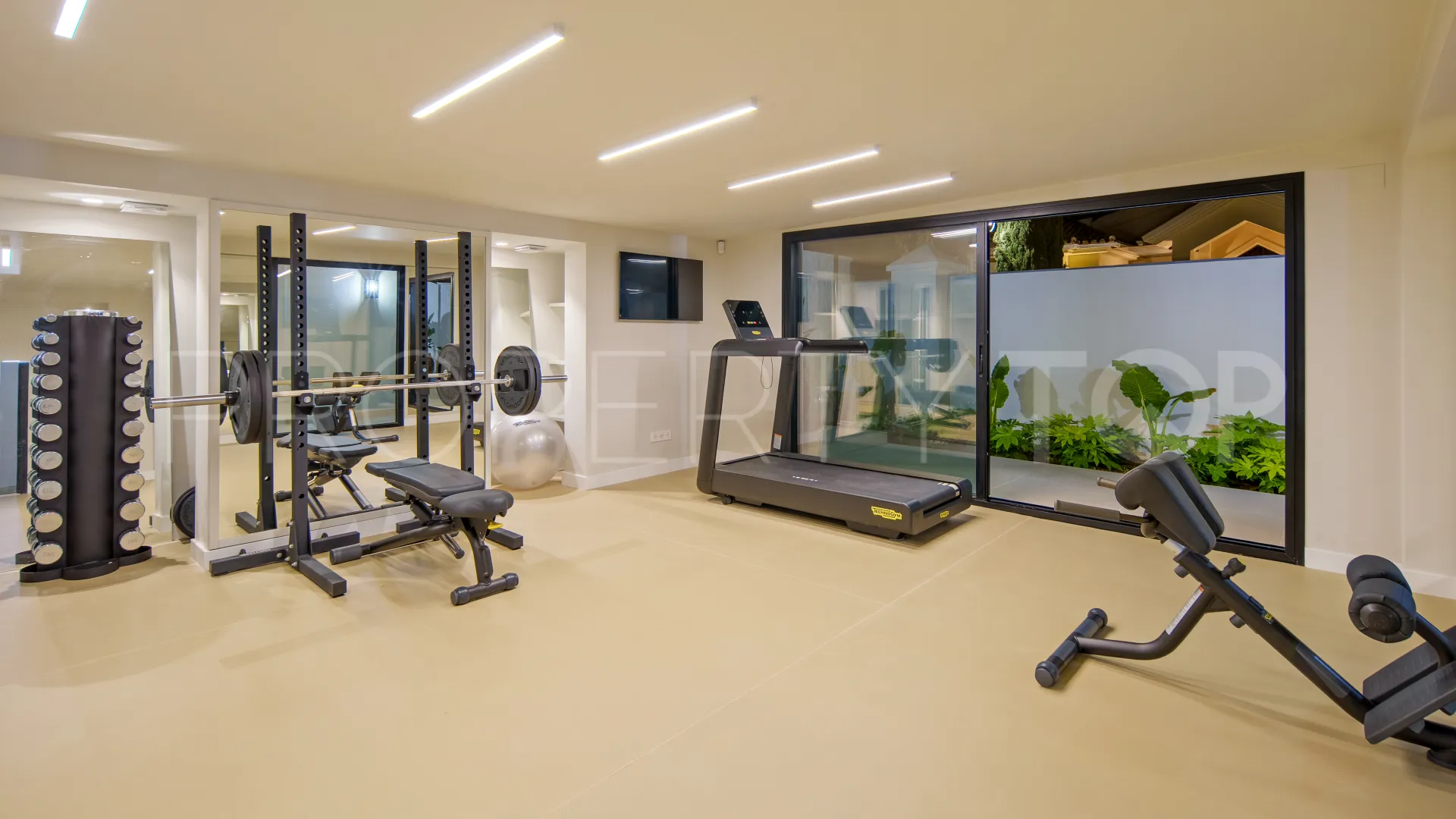 For sale La Cerquilla villa with 5 bedrooms