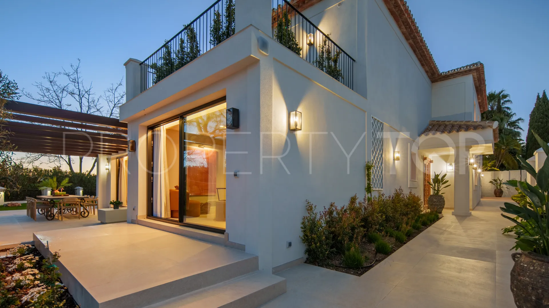 For sale La Cerquilla villa with 5 bedrooms