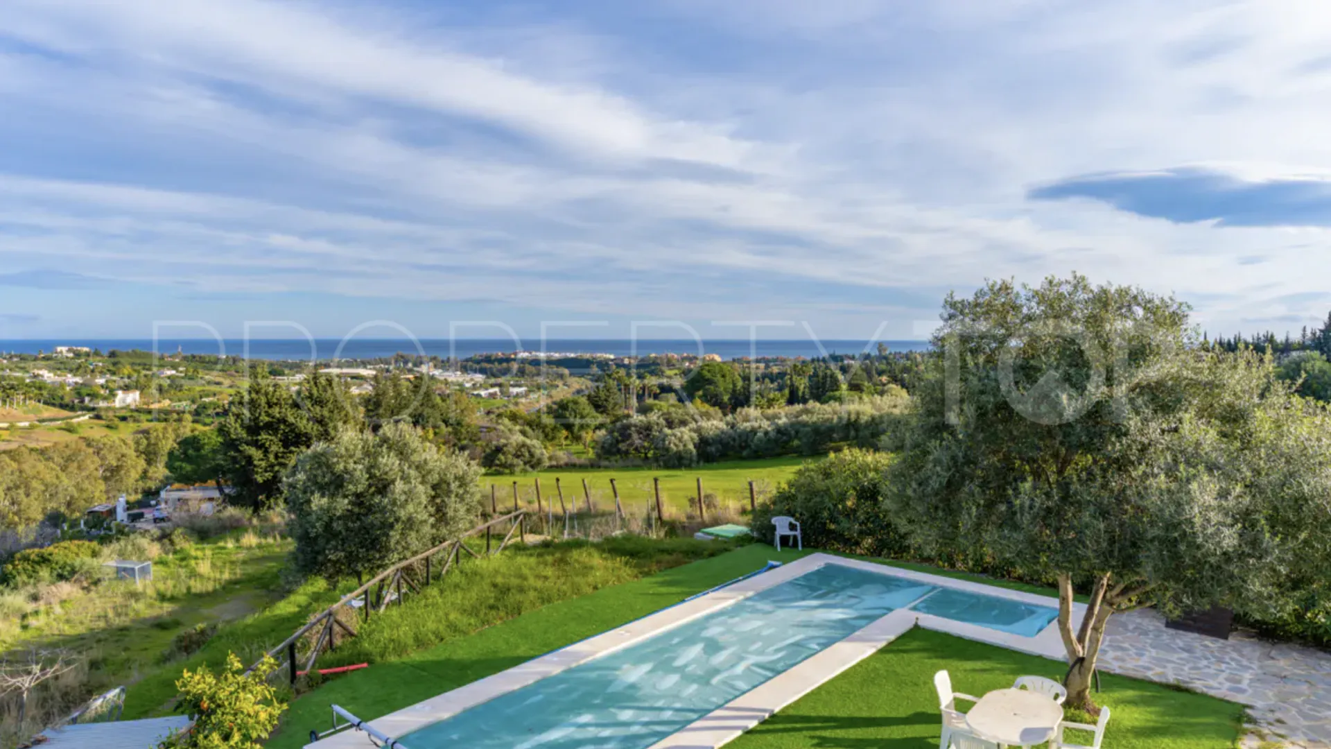 Villa en venta en Estepona