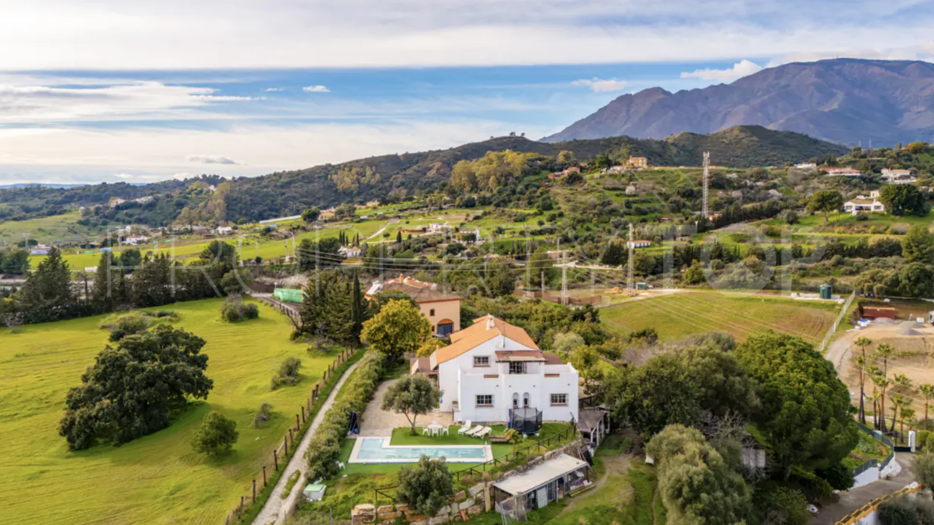 Villa en venta en Estepona