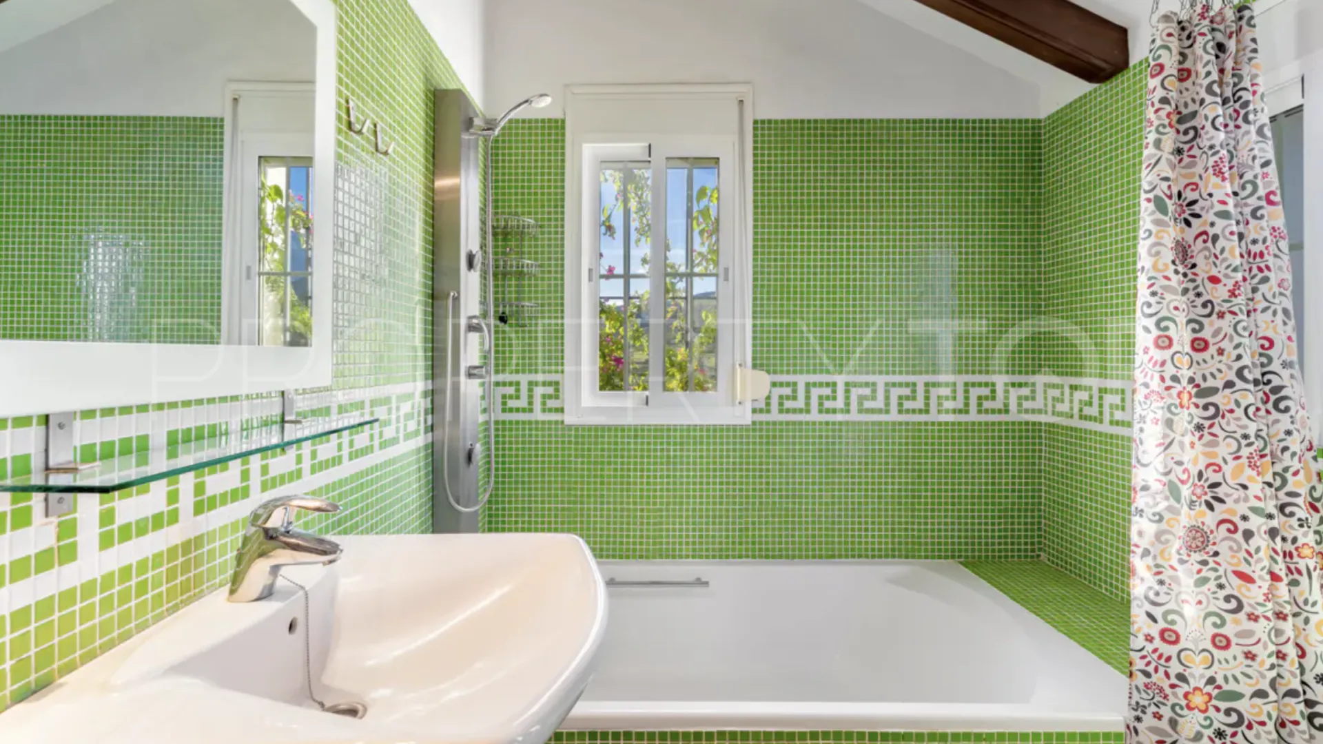 Villa en venta en Estepona