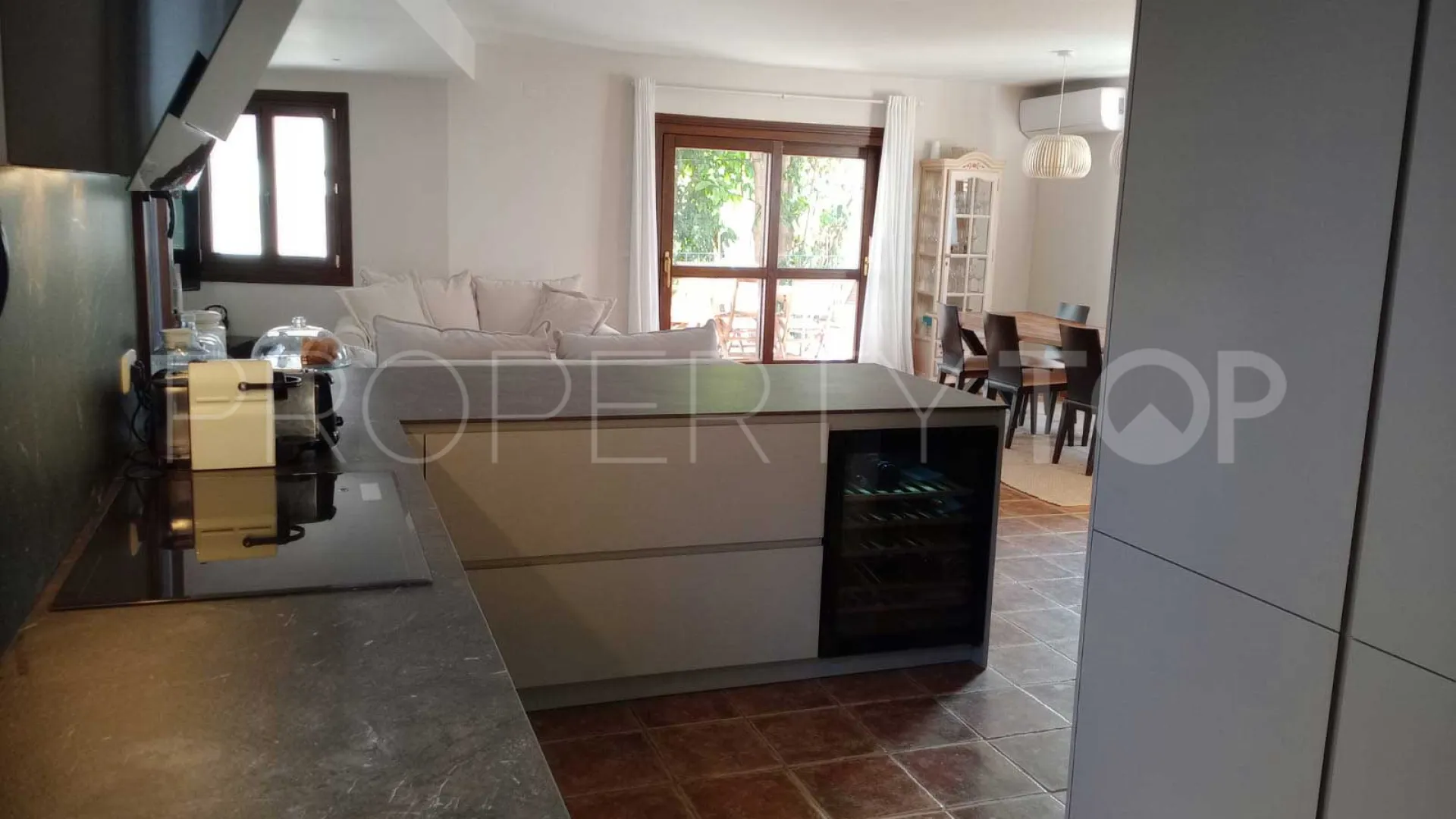Pareado de 3 dormitorios a la venta en Estepona