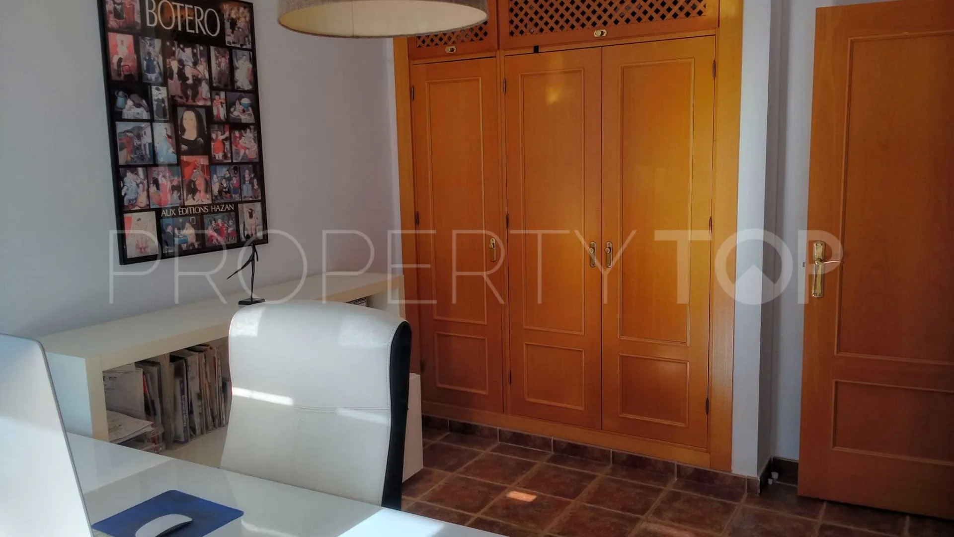 Pareado de 3 dormitorios a la venta en Estepona