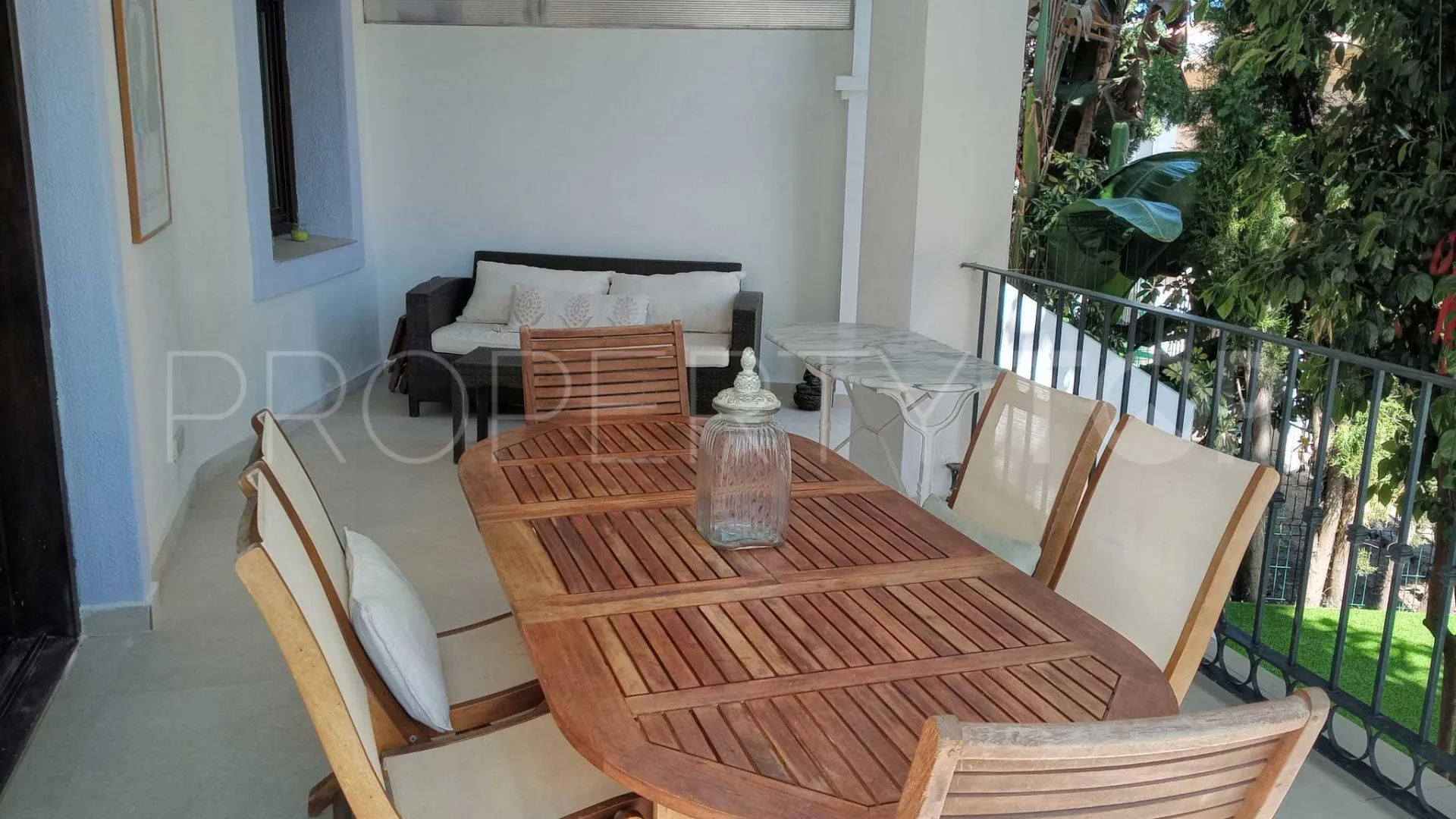 Pareado de 3 dormitorios a la venta en Estepona